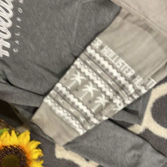 Hollister Bundle - Picture 3 of 13